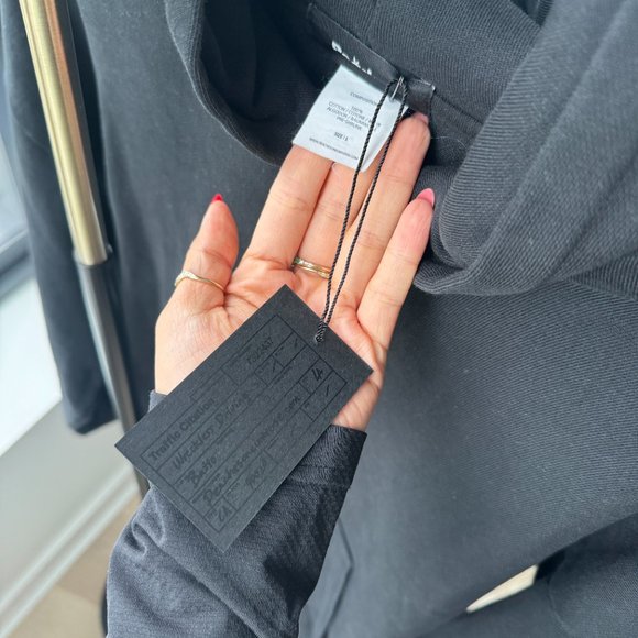 SOLD OUT ONLINE Streetwear Peaches Staple 2 Hoodie in Black - Picture 8 of 8